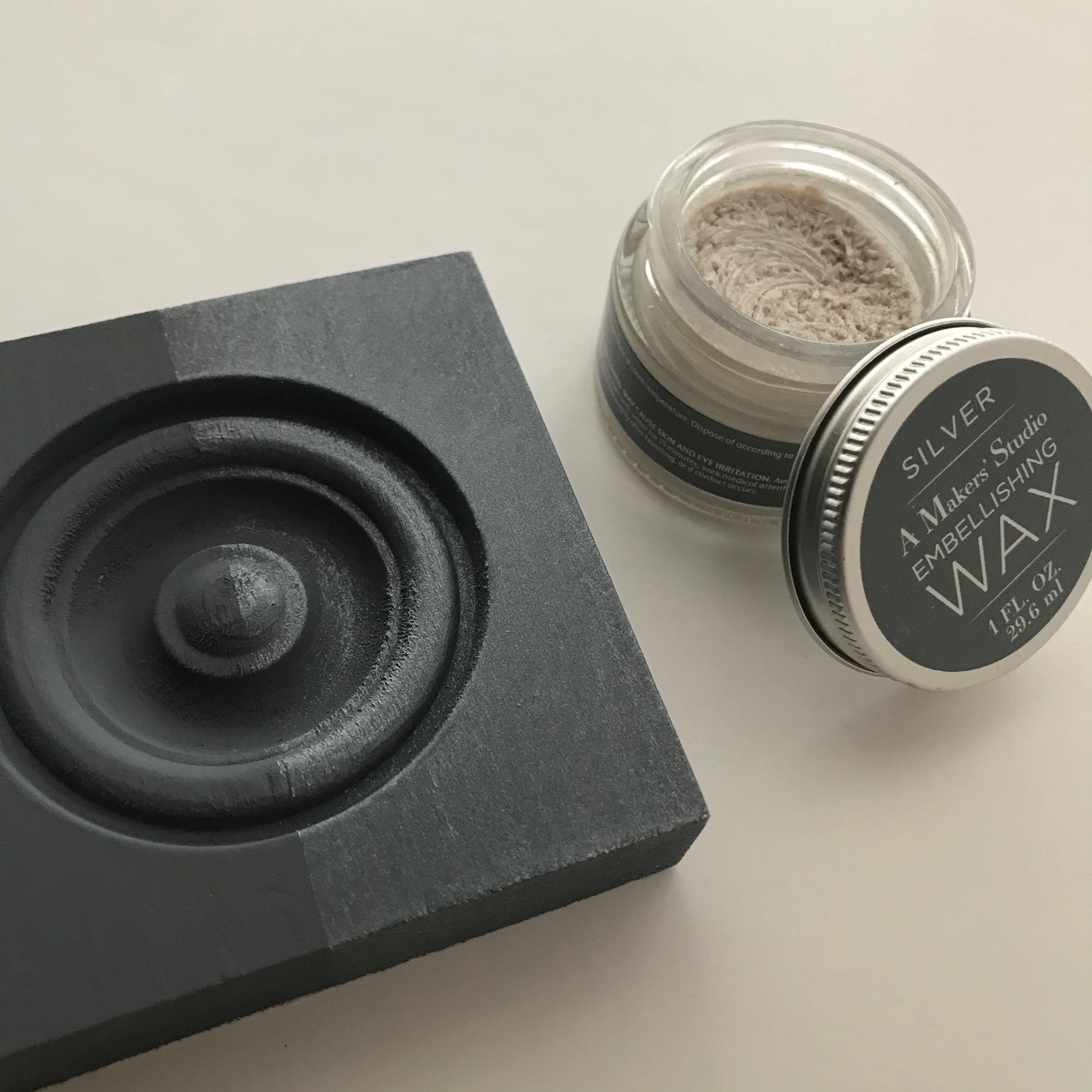 Amy Howard at Home - Finishes - Wax - Embellishing Wax - Silver - 1 oz