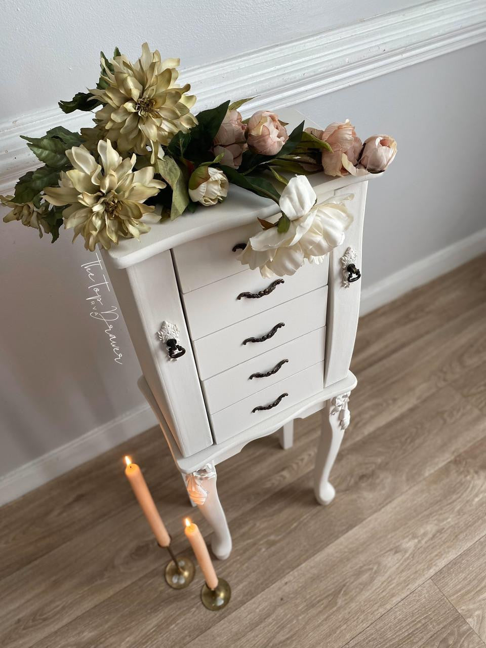 Dixie Belle - Chalk Mineral Paint - Magnolia