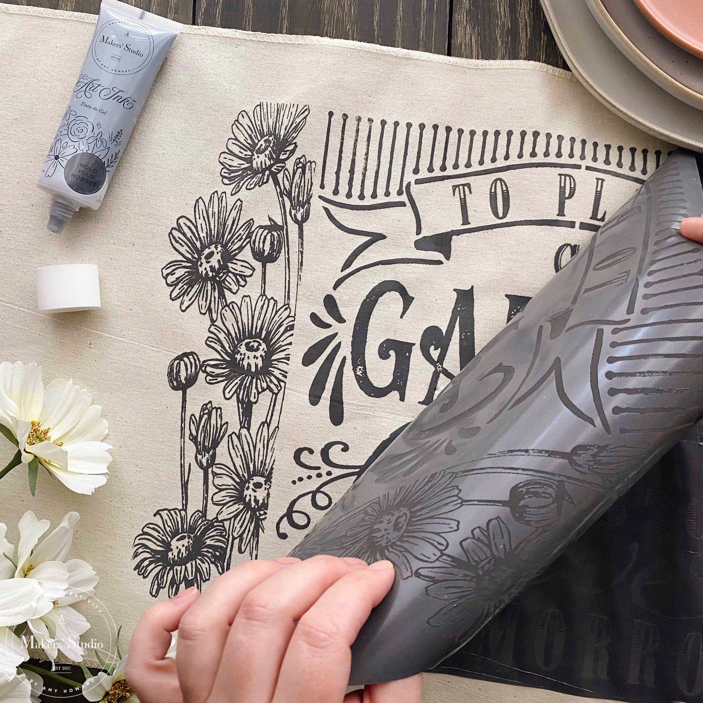 Stencils - A Makers Studio - Plant a Garden  - 12" x 18"