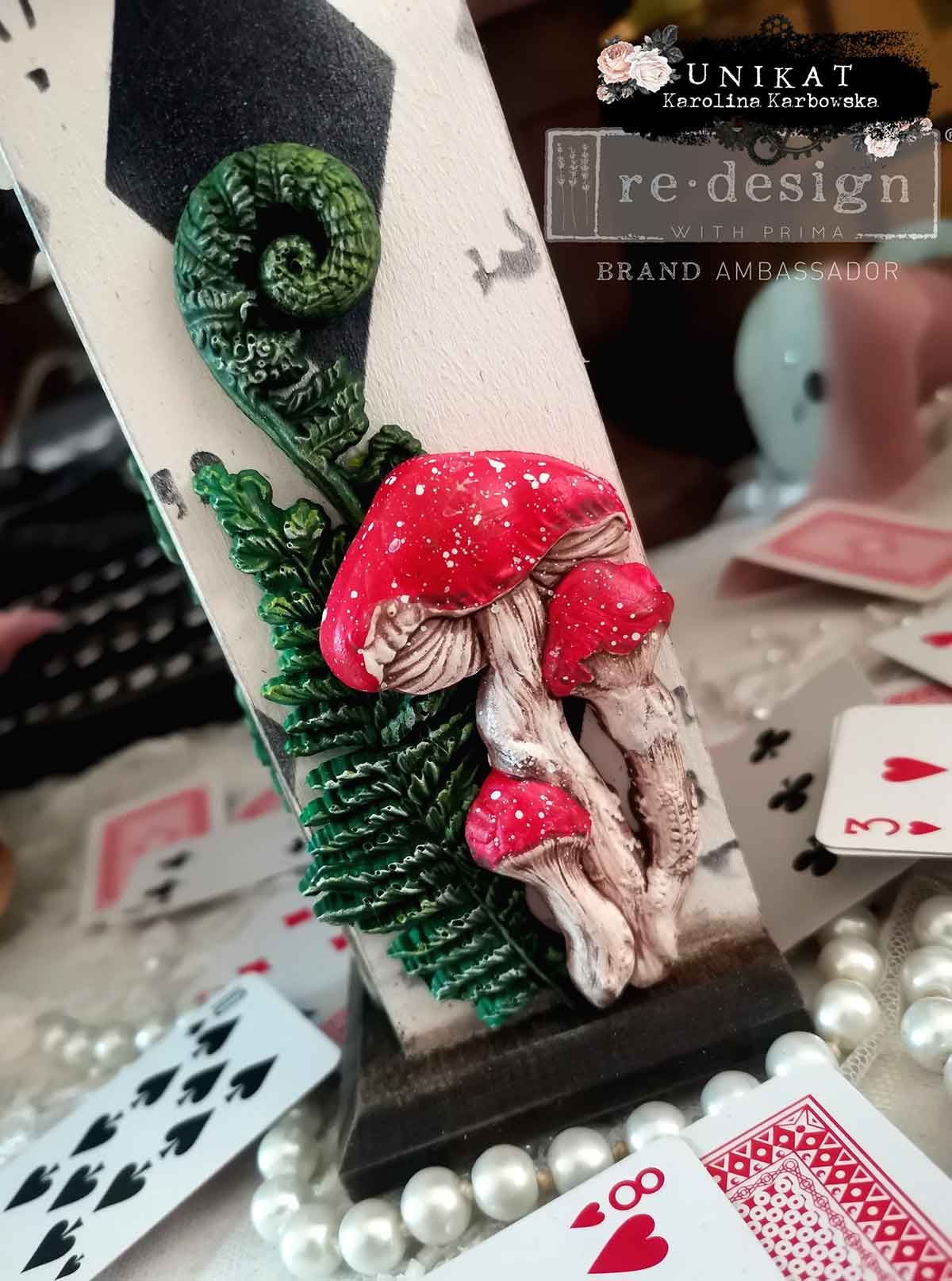 Decor Moulds - Redesign - Lost in Wonderland - Following Alice - 5"x8"